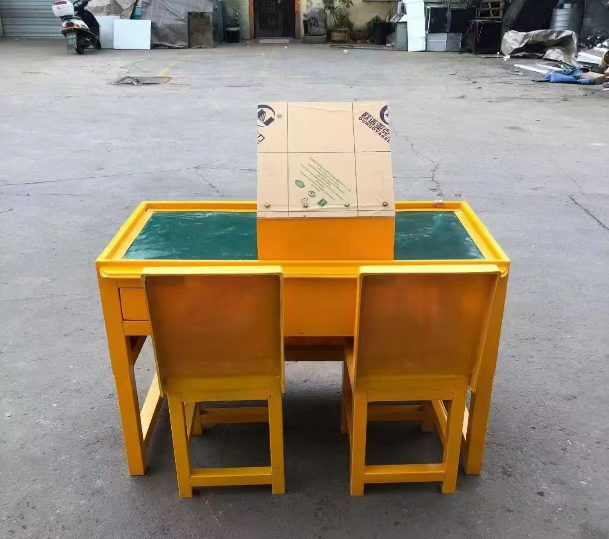 泰州防静电导通桌井下煤矿火工品发放桌：危险品流转的安全守护者